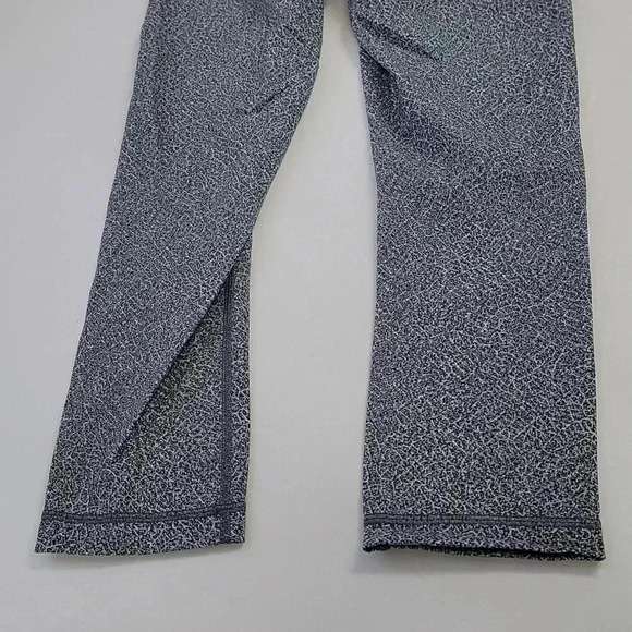 Lululemon Wunder Under Crop (Hi-Rise) (Full-On Luxtreme 21")Fractal Alpine Whi - Picture 13 of 15